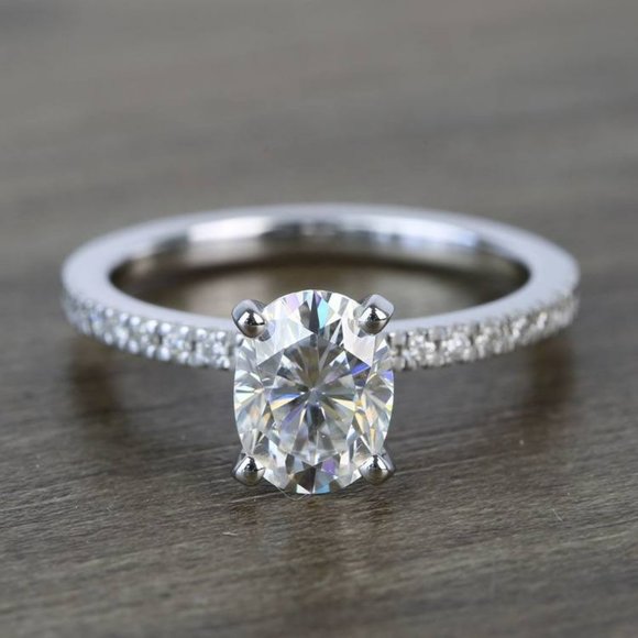 IGI 0.90 Ct Oval Lab Grown Diamond Engagement Ring - Picture 1 of 4